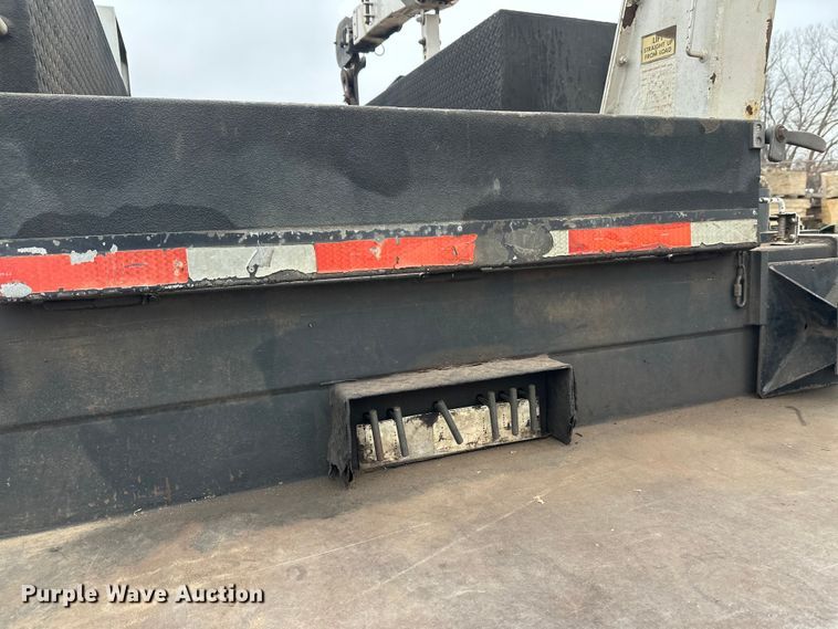 image for item DT6443 2001 Ford F650 utility / service truck