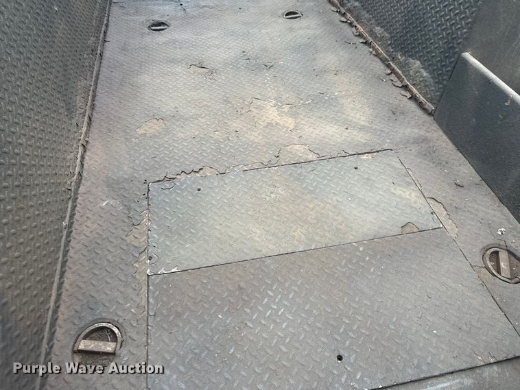 image for item DT6443 2001 Ford F650 utility / service truck