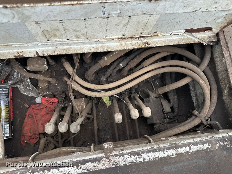 image for item DT6443 2001 Ford F650 utility / service truck