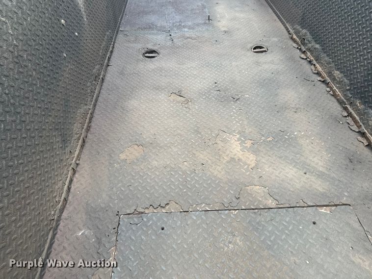 image for item DT6443 2001 Ford F650 utility / service truck