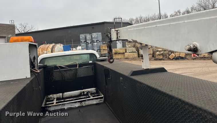 image for item DT6443 2001 Ford F650 utility / service truck