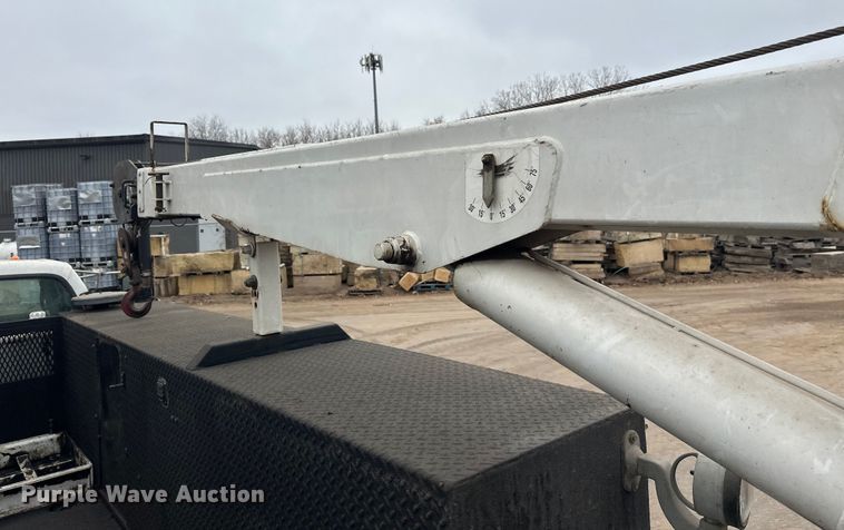 image for item DT6443 2001 Ford F650 utility / service truck