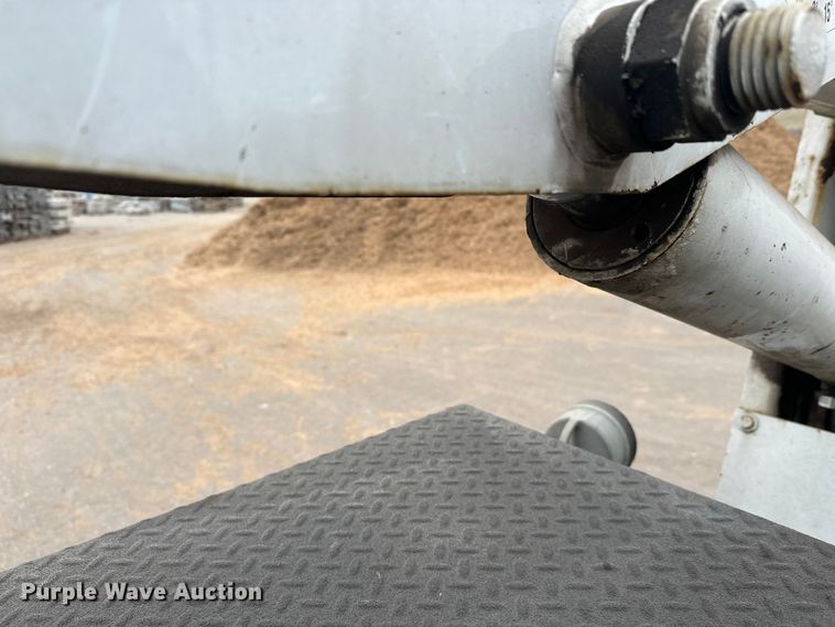 image for item DT6443 2001 Ford F650 utility / service truck