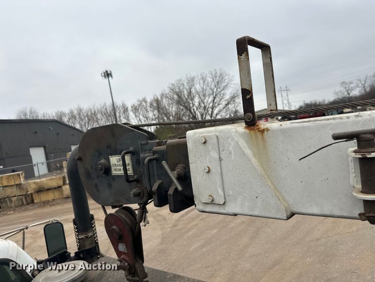 image for item DT6443 2001 Ford F650 utility / service truck