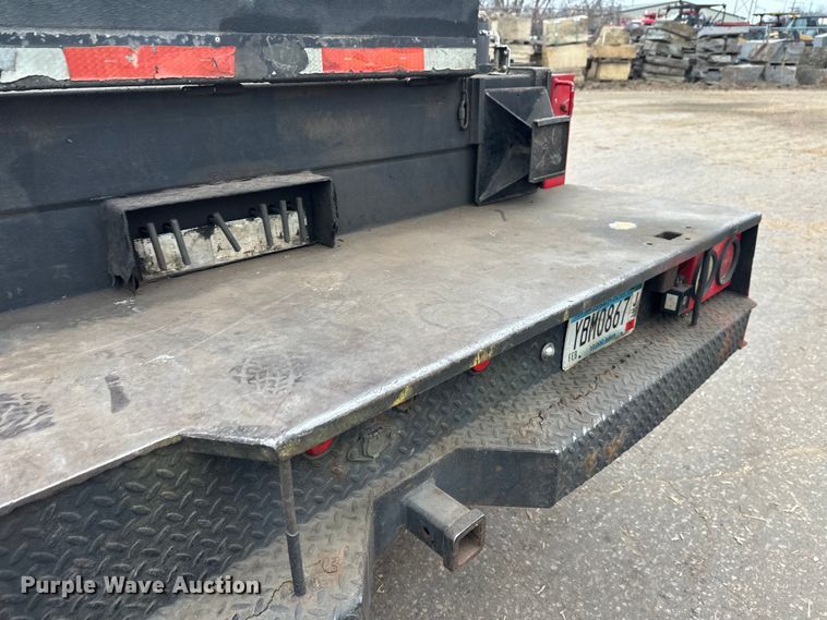 image for item DT6443 2001 Ford F650 utility / service truck