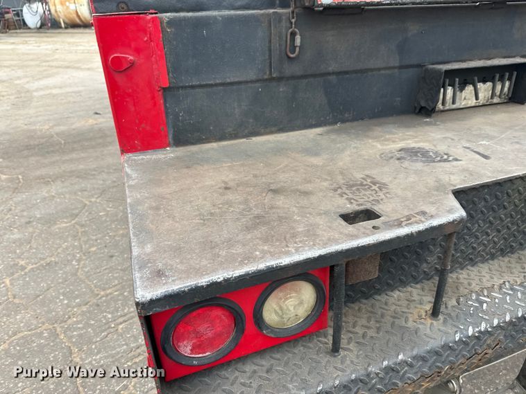 image for item DT6443 2001 Ford F650 utility / service truck