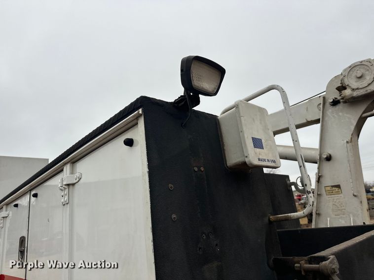 image for item DT6443 2001 Ford F650 utility / service truck