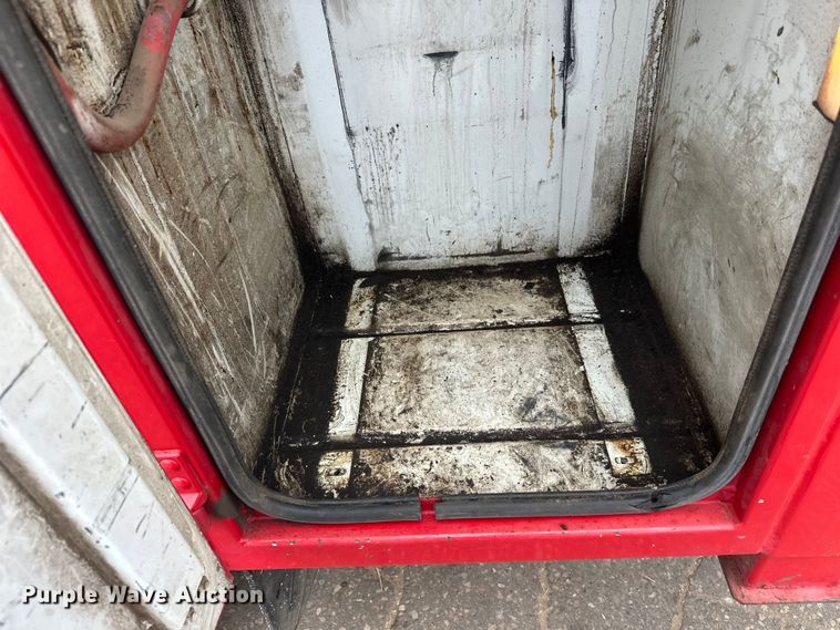 image for item DT6443 2001 Ford F650 utility / service truck