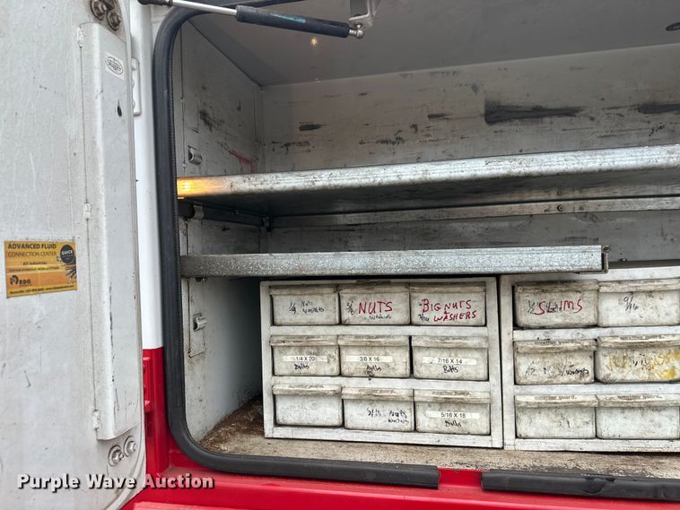 image for item DT6443 2001 Ford F650 utility / service truck