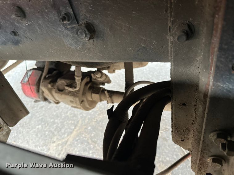 image for item DT6443 2001 Ford F650 utility / service truck