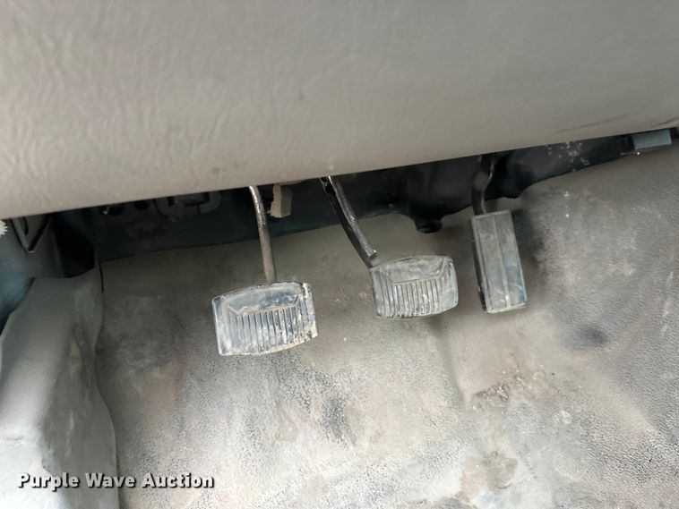 image for item DT6443 2001 Ford F650 utility / service truck