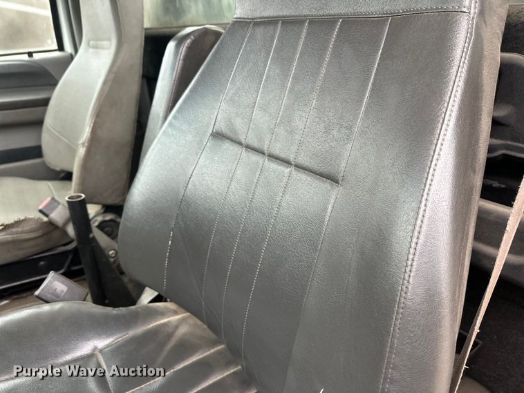 image for item DT6443 2001 Ford F650 utility / service truck