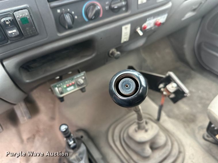 image for item DT6443 2001 Ford F650 utility / service truck