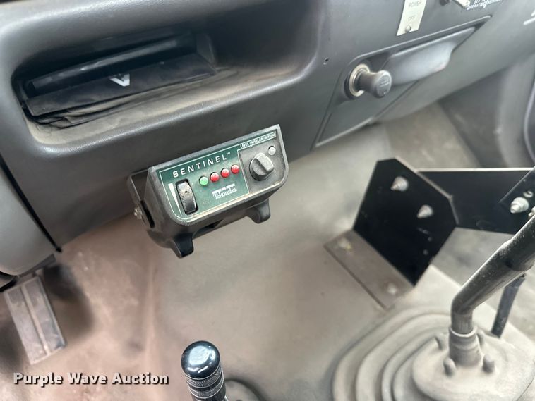 image for item DT6443 2001 Ford F650 utility / service truck