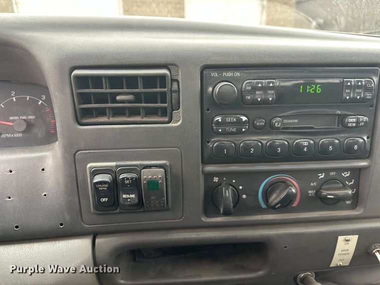 image for item DT6443 2001 Ford F650 utility / service truck