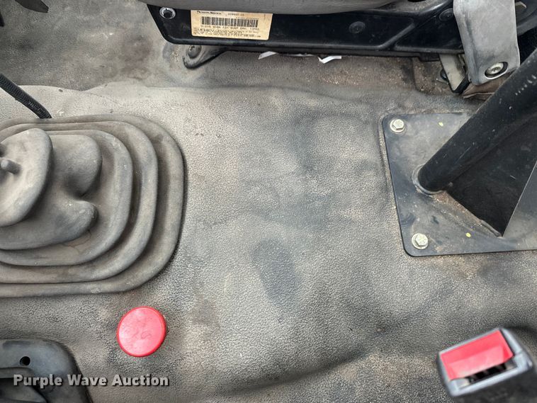 image for item DT6443 2001 Ford F650 utility / service truck