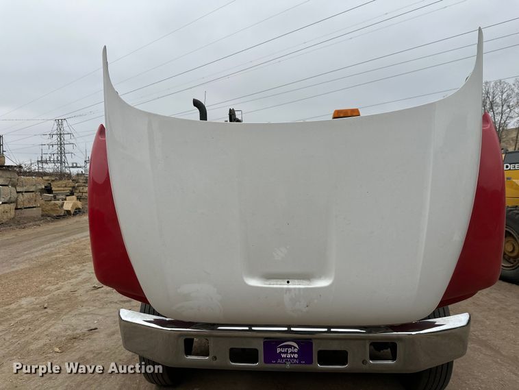 image for item DT6443 2001 Ford F650 utility / service truck