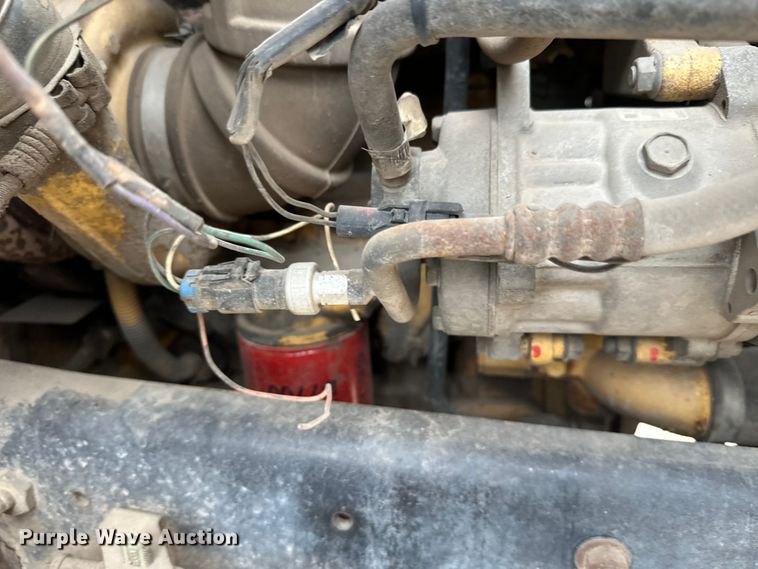 image for item DT6443 2001 Ford F650 utility / service truck