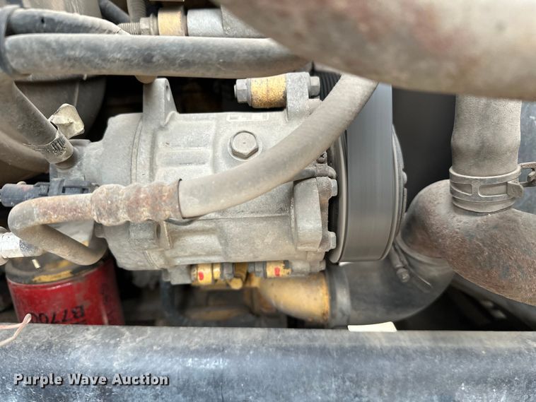 image for item DT6443 2001 Ford F650 utility / service truck