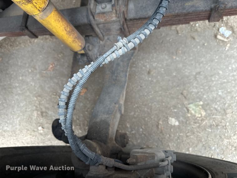 image for item DT6443 2001 Ford F650 utility / service truck