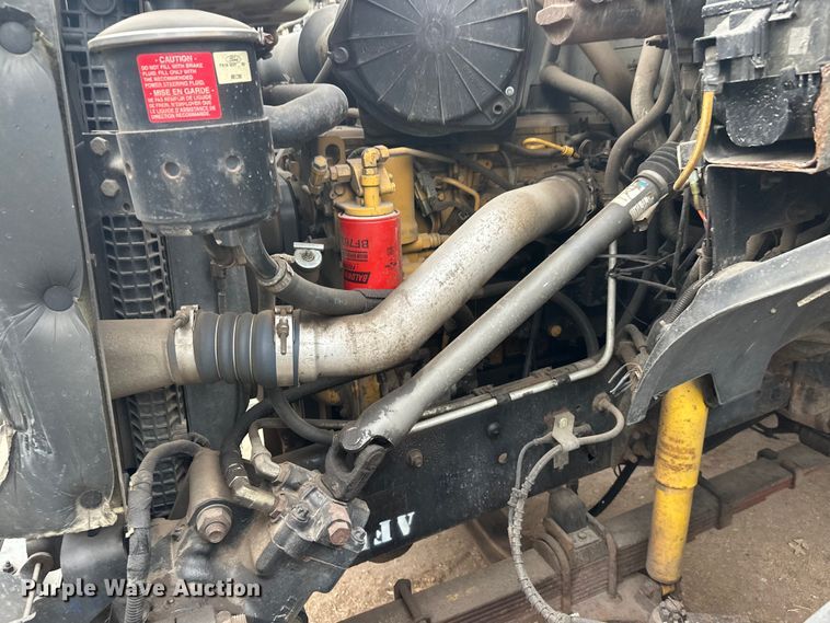 image for item DT6443 2001 Ford F650 utility / service truck