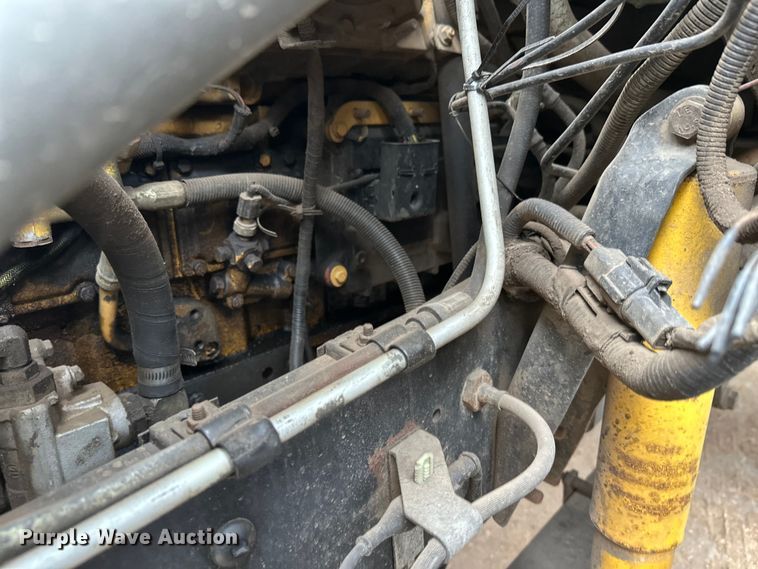 image for item DT6443 2001 Ford F650 utility / service truck