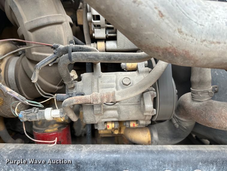 image for item DT6443 2001 Ford F650 utility / service truck