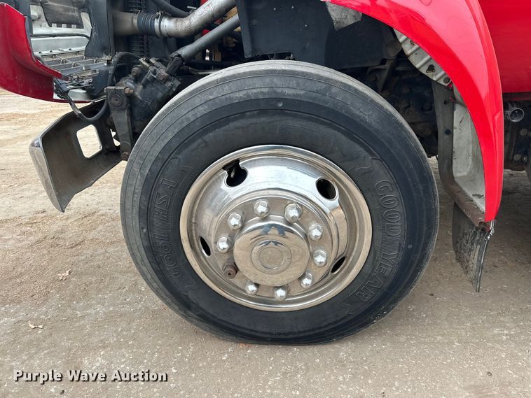 image for item DT6443 2001 Ford F650 utility / service truck