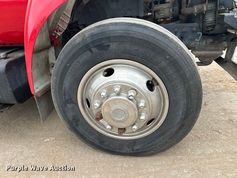 image for item DT6443 2001 Ford F650 utility / service truck