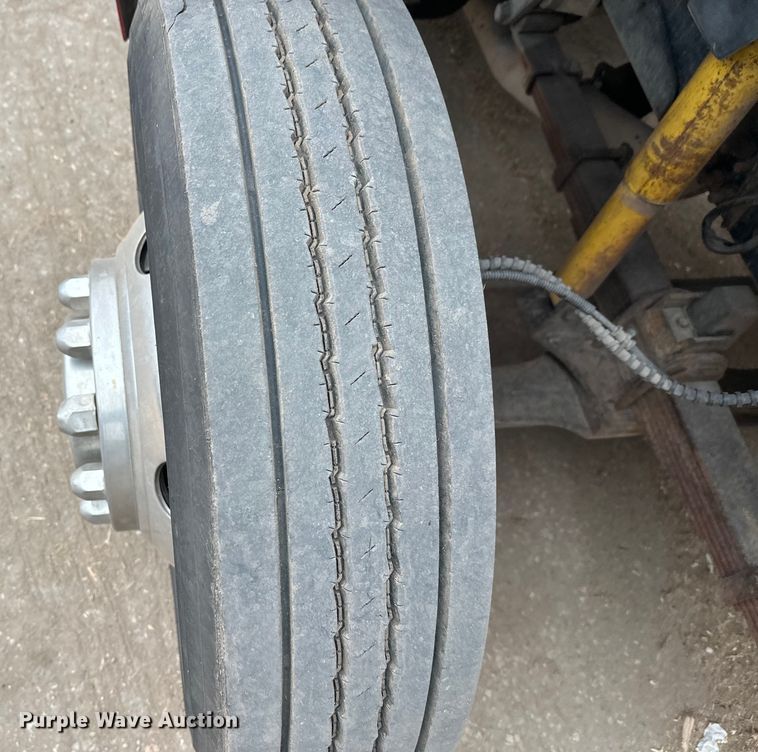 image for item DT6443 2001 Ford F650 utility / service truck