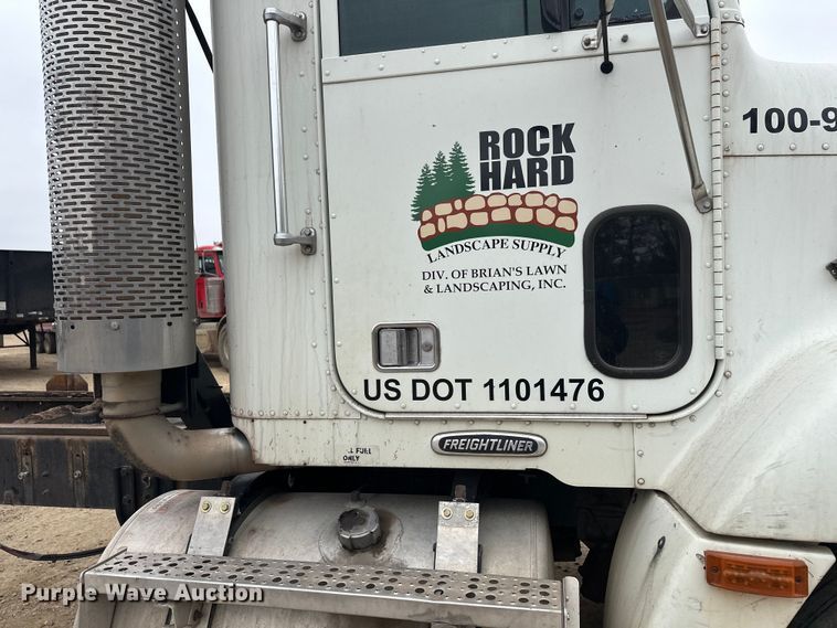 image for item DT6444 1999 Freightliner truck cab and chassis