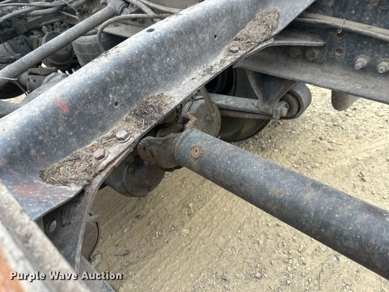 image for item DT6444 1999 Freightliner truck cab and chassis