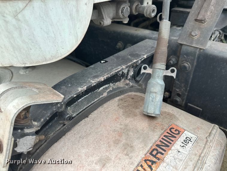 image for item DT6444 1999 Freightliner truck cab and chassis