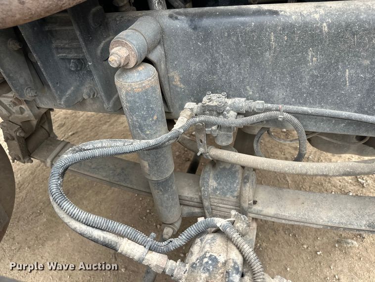 image for item DT6444 1999 Freightliner truck cab and chassis