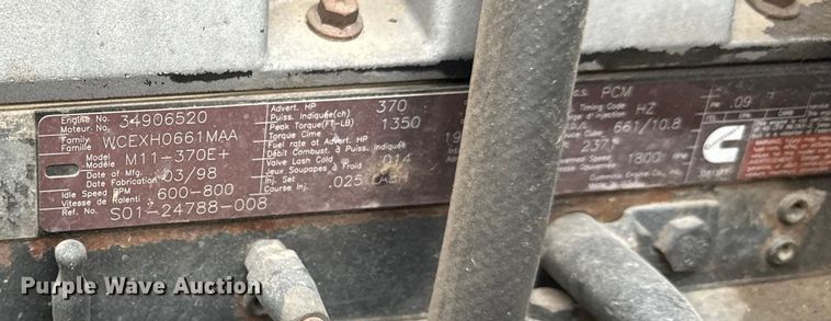 image for item DT6444 1999 Freightliner truck cab and chassis