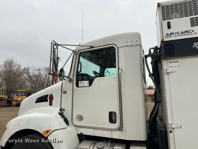 image for item DT6445 2019 Kenworth T370 utility / service truck