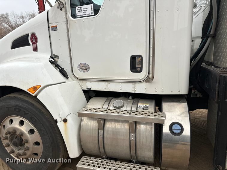 image for item DT6445 2019 Kenworth T370 utility / service truck