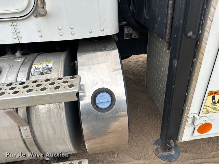 image for item DT6445 2019 Kenworth T370 utility / service truck