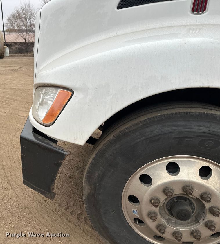 image for item DT6445 2019 Kenworth T370 utility / service truck