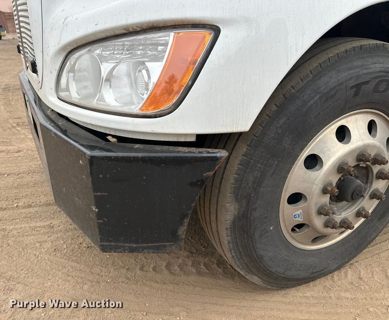 image for item DT6445 2019 Kenworth T370 utility / service truck