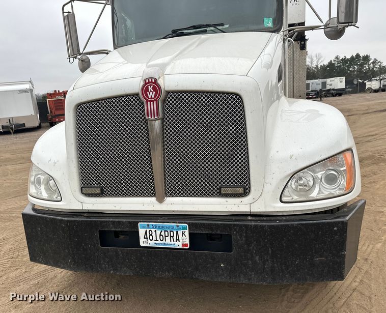 image for item DT6445 2019 Kenworth T370 utility / service truck