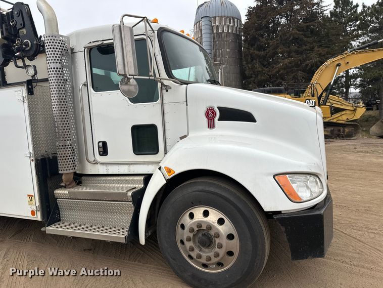 image for item DT6445 2019 Kenworth T370 utility / service truck