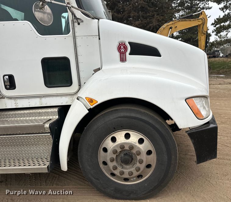 image for item DT6445 2019 Kenworth T370 utility / service truck