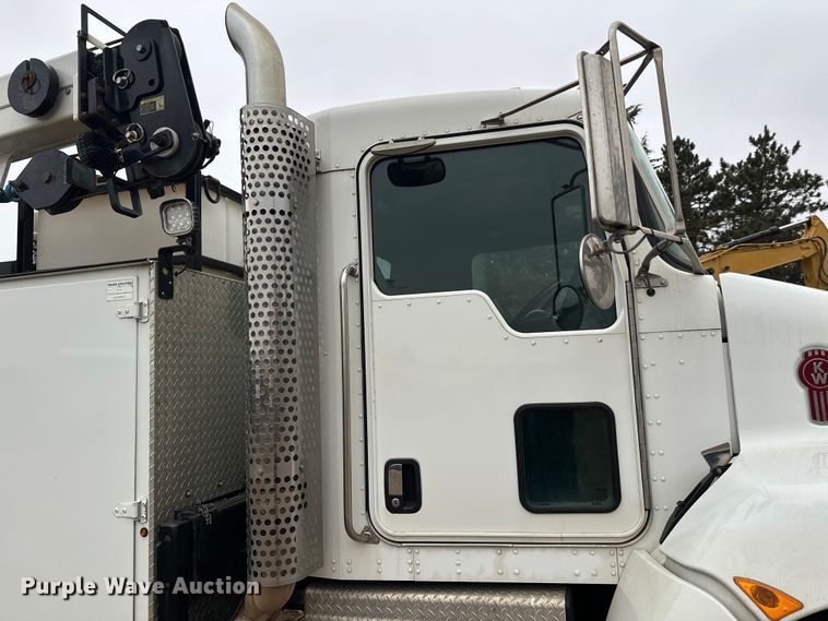 image for item DT6445 2019 Kenworth T370 utility / service truck