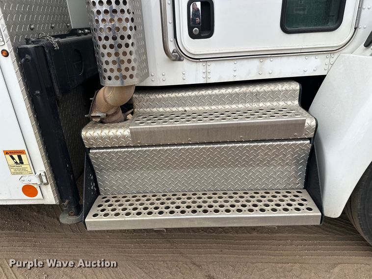 image for item DT6445 2019 Kenworth T370 utility / service truck