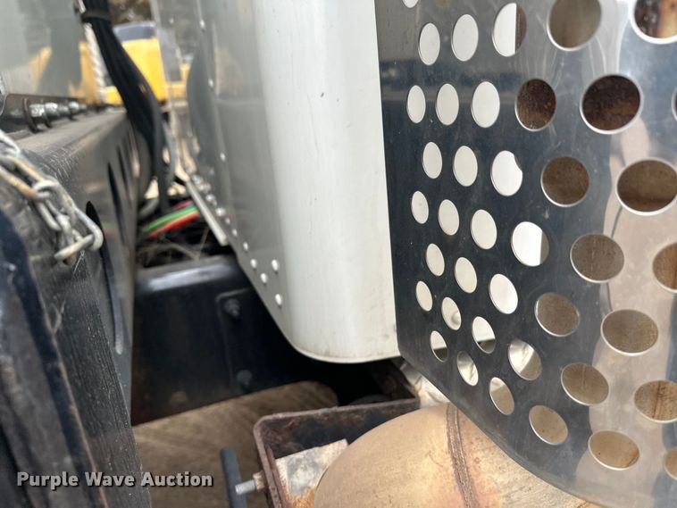 image for item DT6445 2019 Kenworth T370 utility / service truck