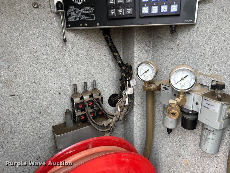 image for item DT6445 2019 Kenworth T370 utility / service truck