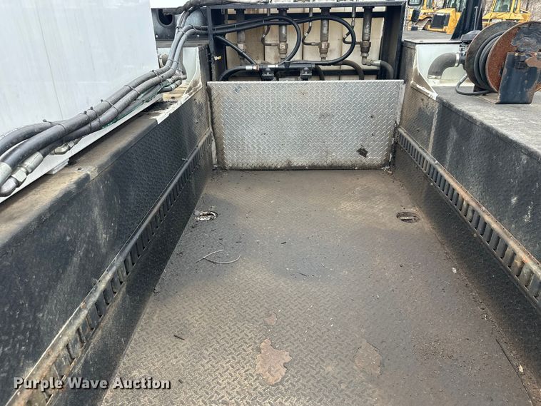 image for item DT6445 2019 Kenworth T370 utility / service truck