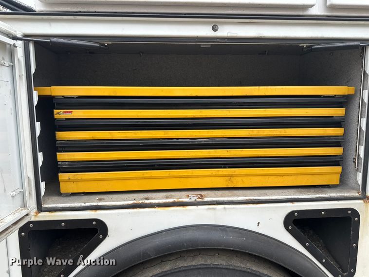 image for item DT6445 2019 Kenworth T370 utility / service truck