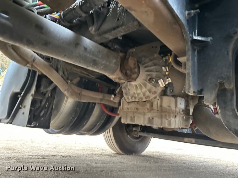 image for item DT6445 2019 Kenworth T370 utility / service truck